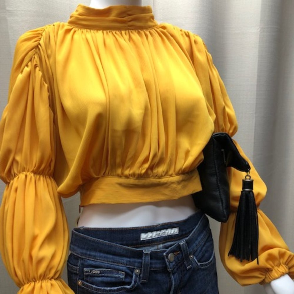 Cropped blouse small